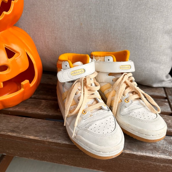 Girls Reebok High Top Sneakers - Picture 5 of 5